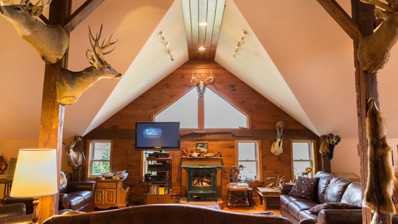Photo of Livingroom in Town of Easton