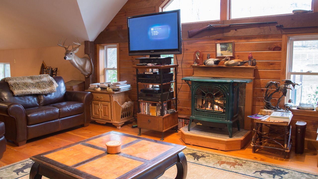 Photo of Livingroom in Town of Easton
