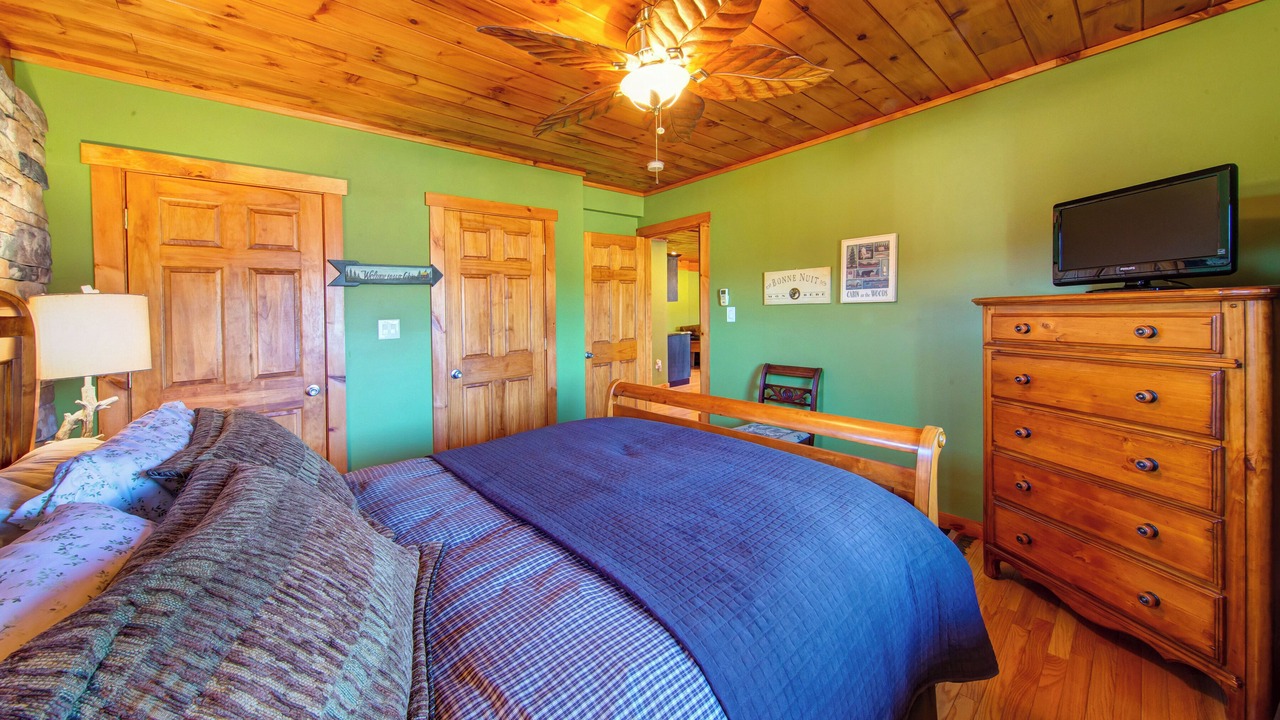 Photo of Bedroom in Roxbury