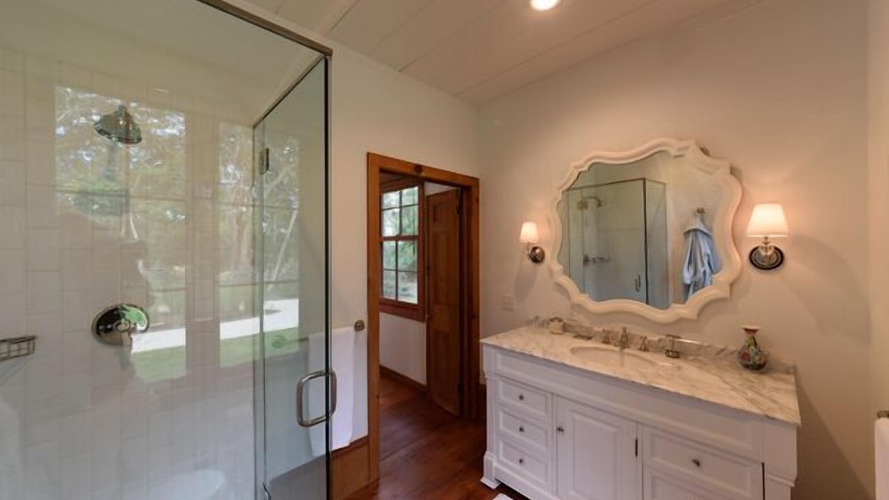 Photo of Bathroom in East Hampton North