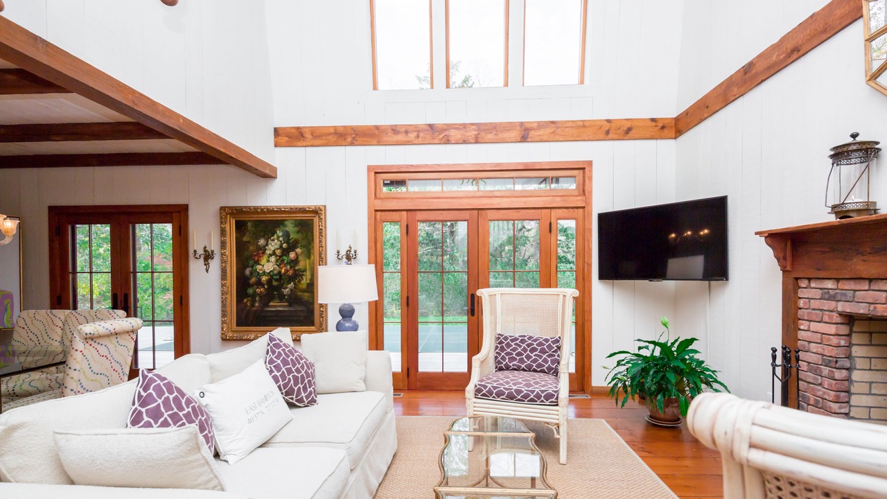 Photo of Livingroom in East Hampton North