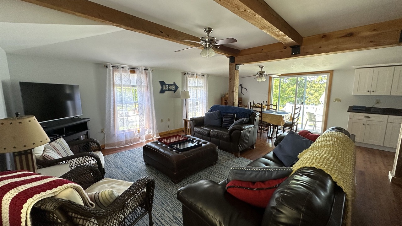 Photo of Livingroom in Deerfield