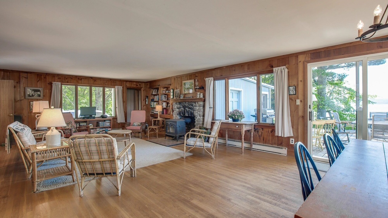 Photo of Bedroom in Tuftonboro