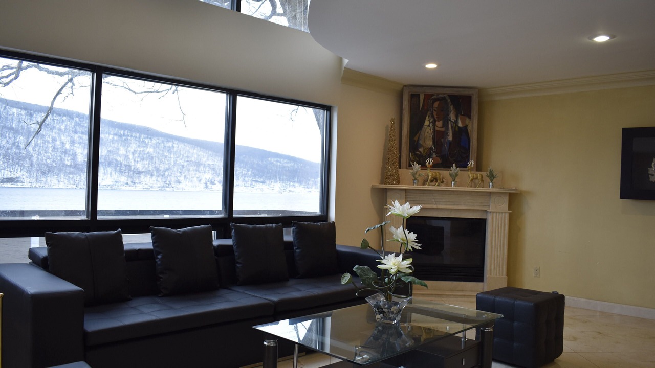 Photo of Livingroom in Greenwood Lake