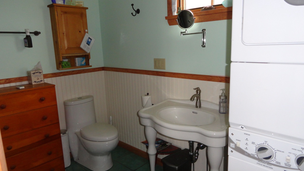 Photo of Bathroom in Town of Hebron