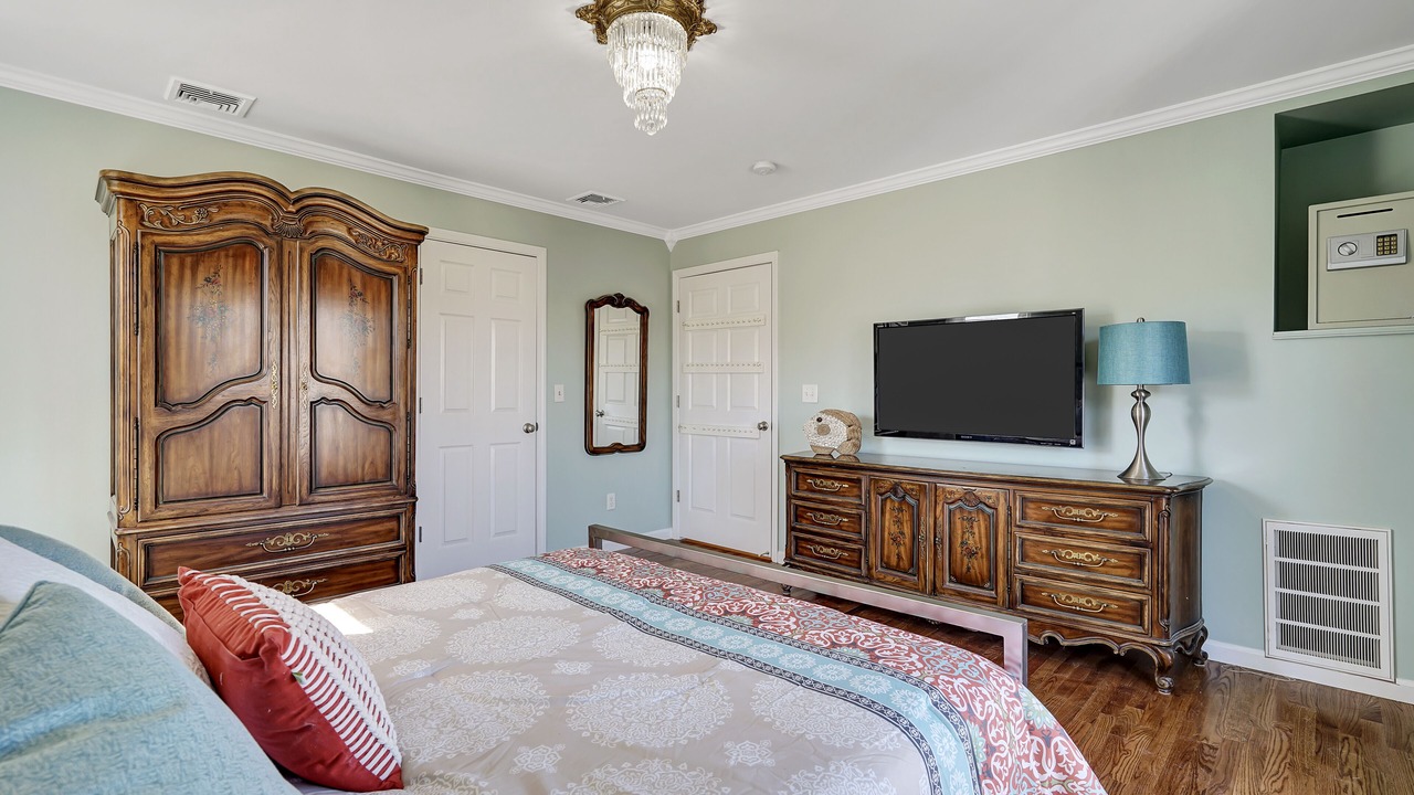 Photo of Bedroom in Long Branch