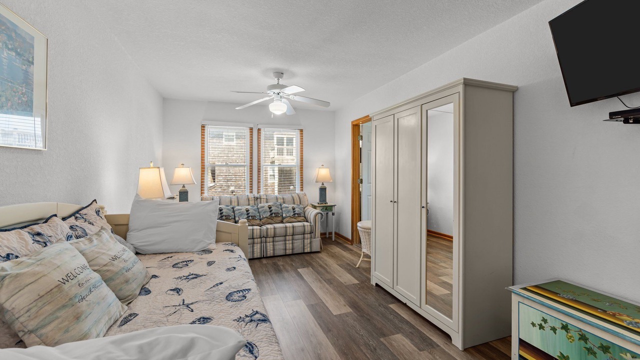 Photo of Livingroom in Whalehead Beach