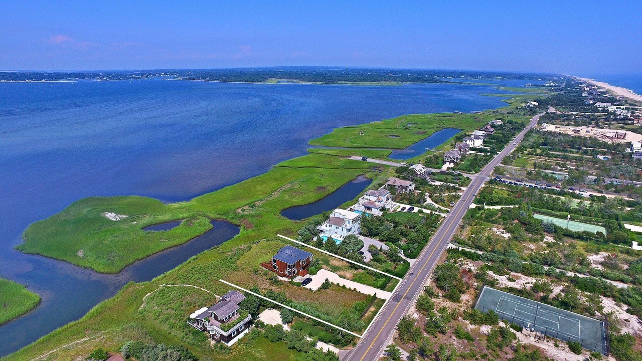 Photo of Outdoor in Village of Southampton