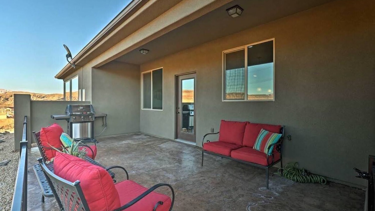 Photo of Patio Balcony in Hurricane