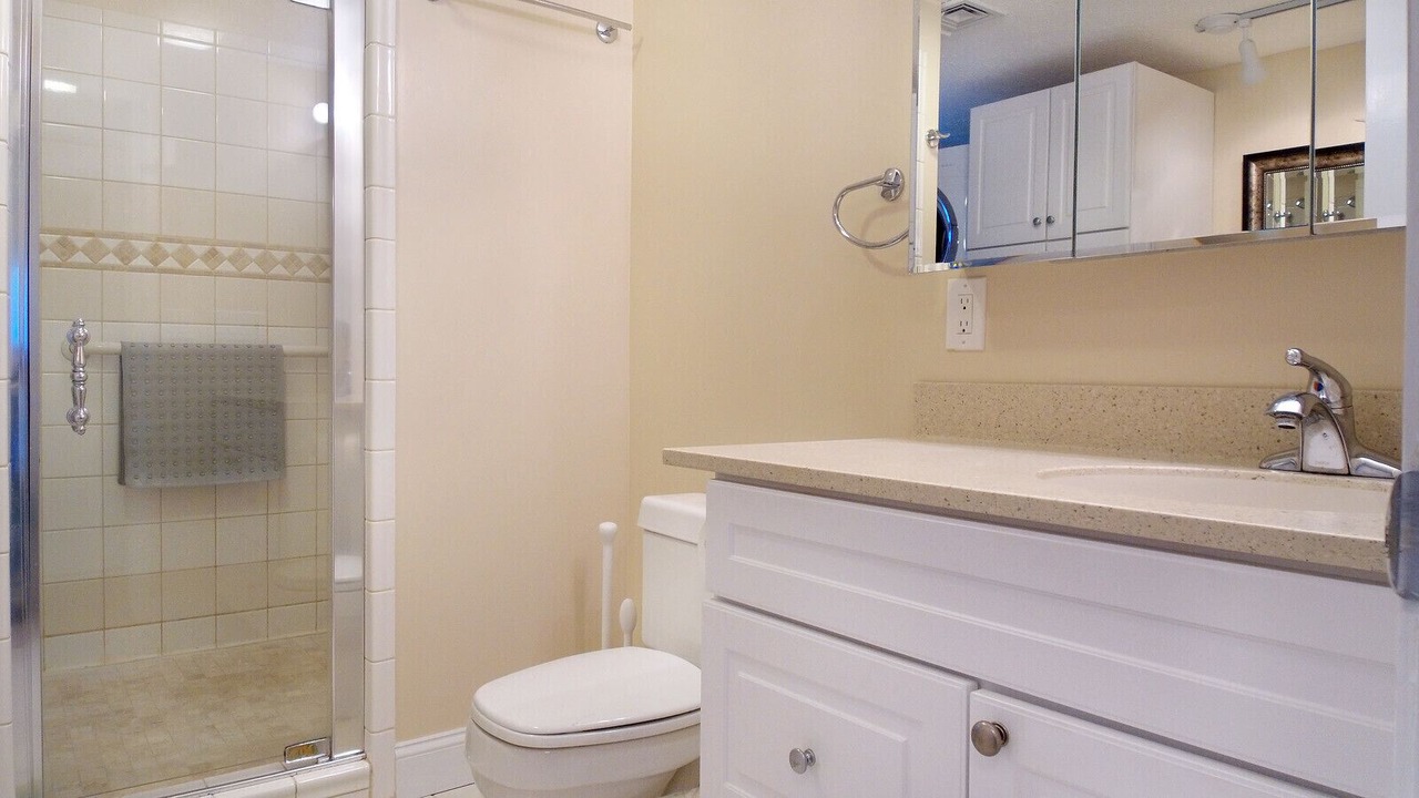 Photo of Bathroom in Ogunquit - Wells