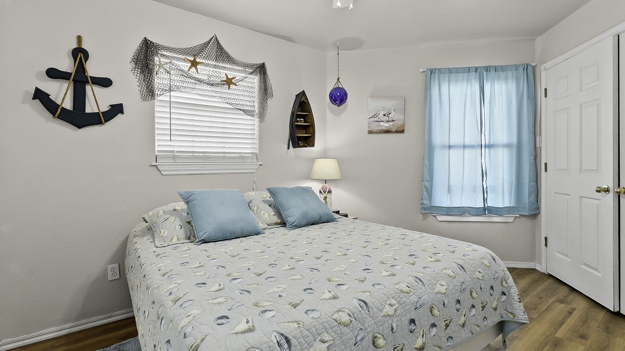 Photo of Bedroom in Surfside Beach