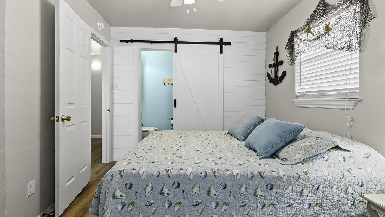 Photo of Bedroom in Surfside Beach