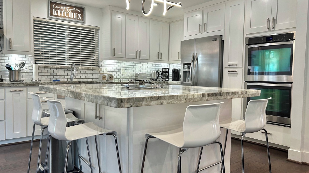 Photo of Kitchen in Willow Meadows/Willowbend Area