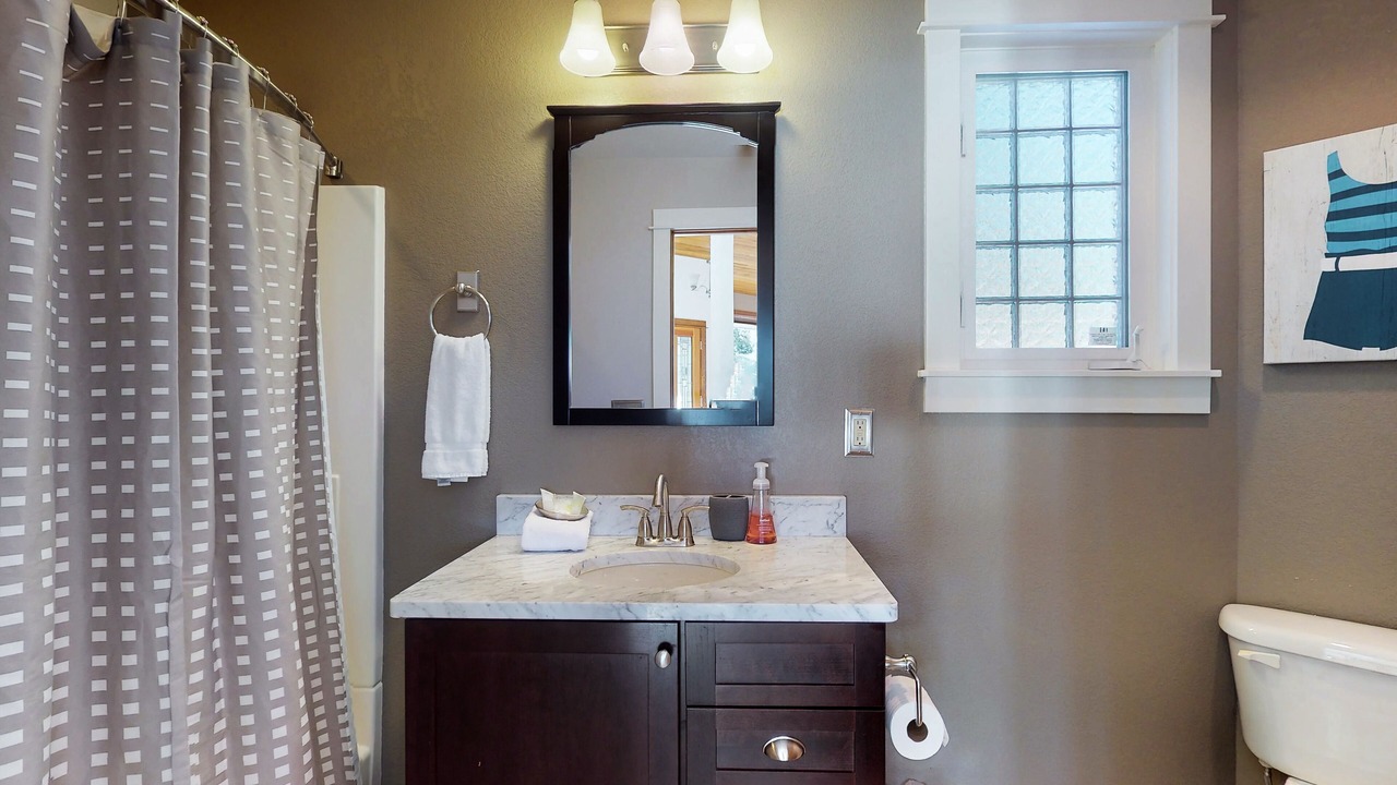 Photo of Bathroom in Willow Point