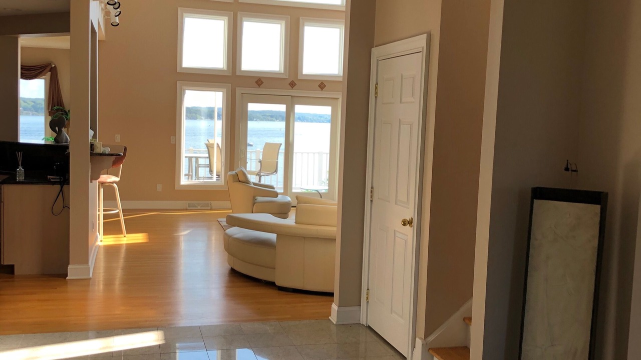Photo of Livingroom in Saratoga Springs