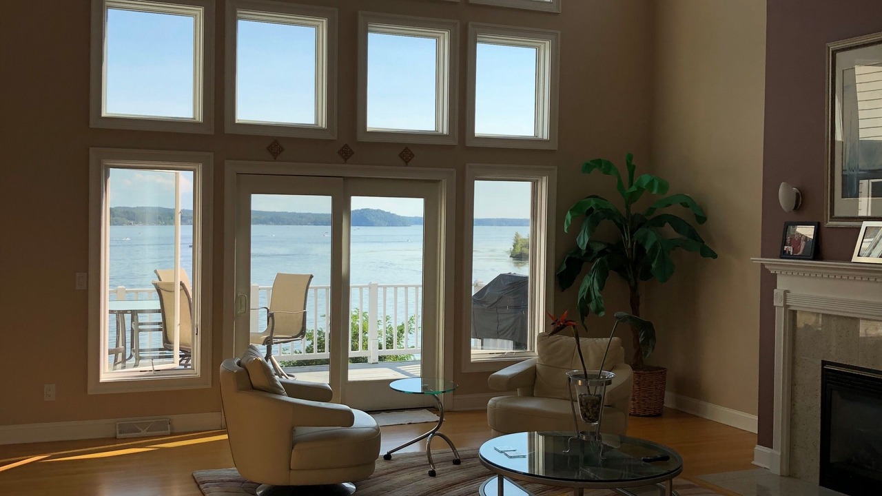 Photo of Livingroom in Saratoga Springs