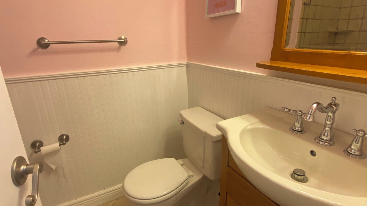Photo of Bathroom in Long Beach