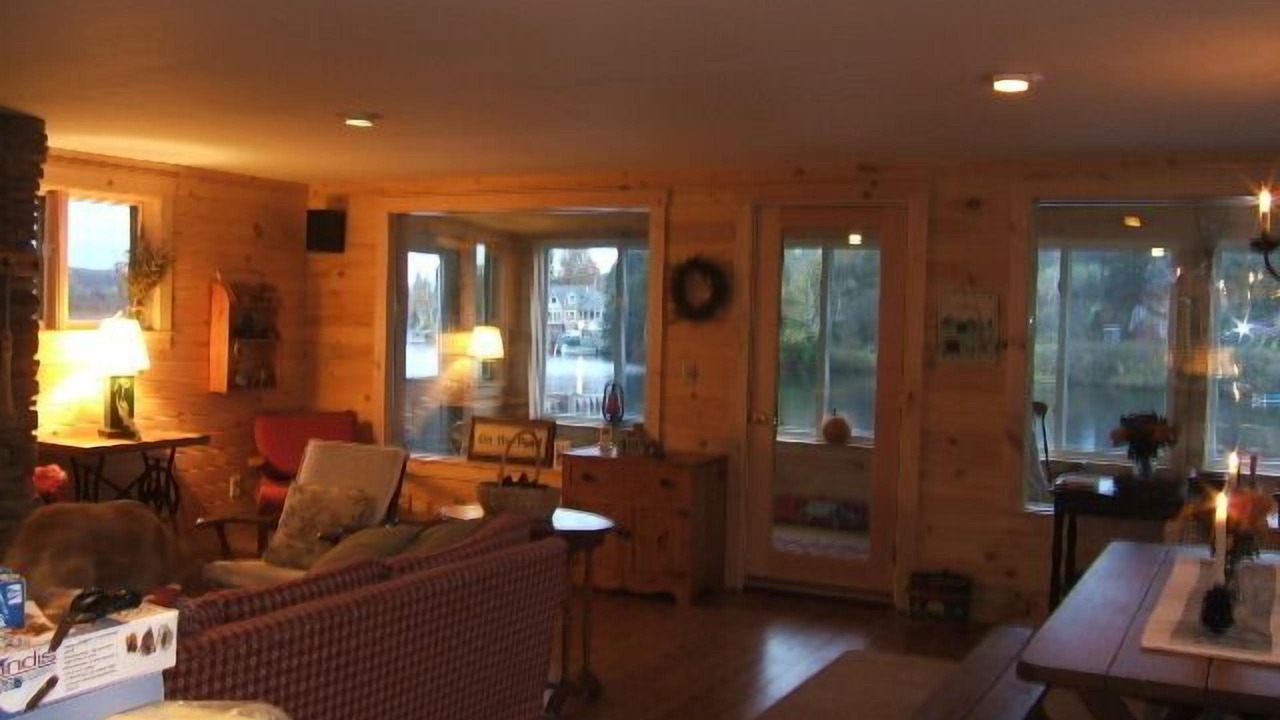 Photo of Livingroom in Lyndon Center