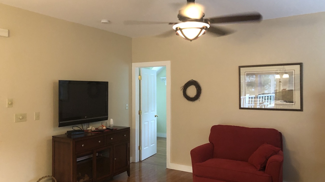 Photo of Livingroom in York Harbor