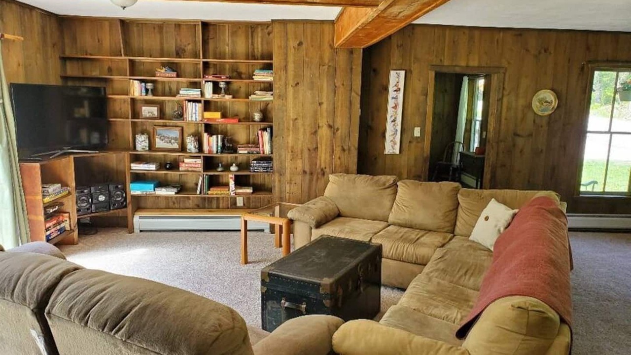Photo of Livingroom in Warren
