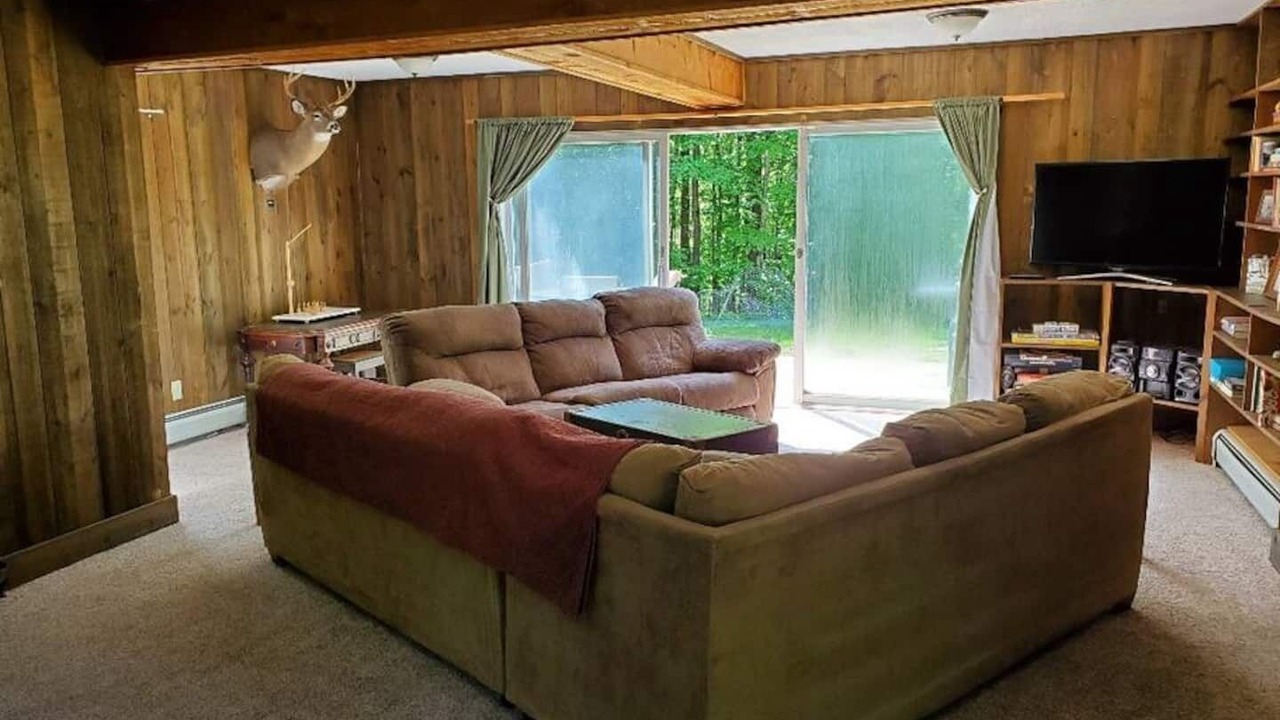 Photo of Livingroom in Warren