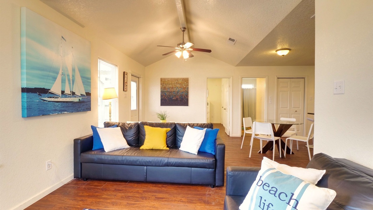 Photo of Livingroom in Surfside Beach