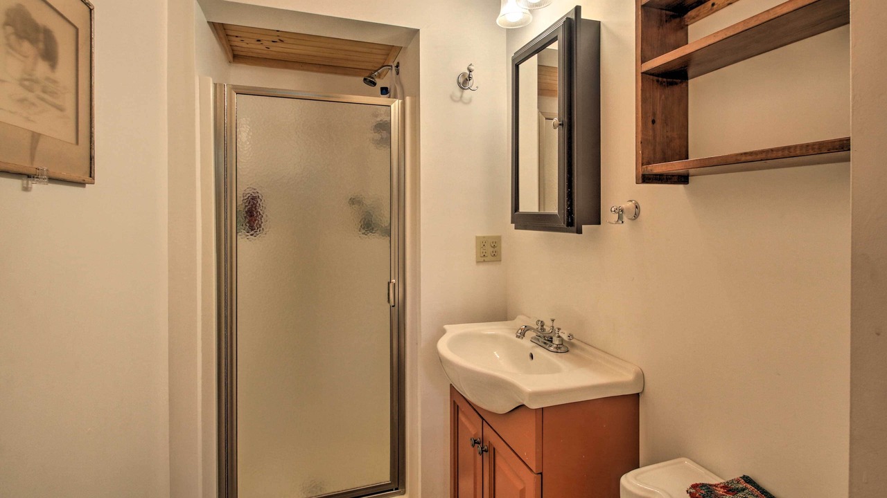 Photo of Bathroom in Center Conway