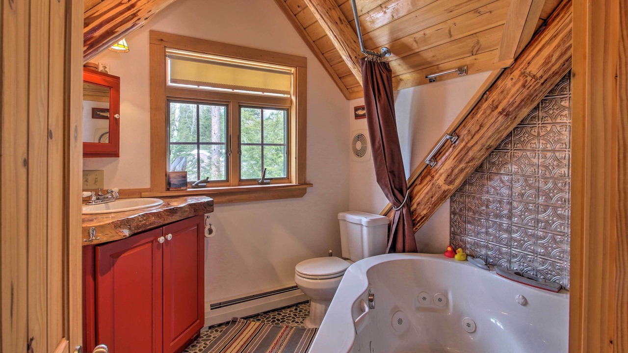 Photo of Bathroom in Center Conway