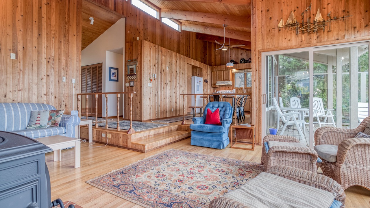 Photo of Livingroom in Seal Rock