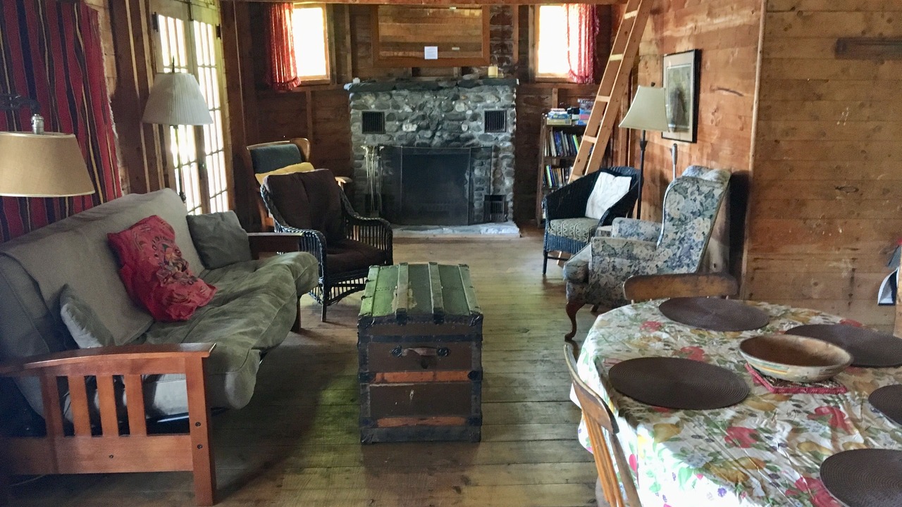 Photo of Livingroom in Derby Center