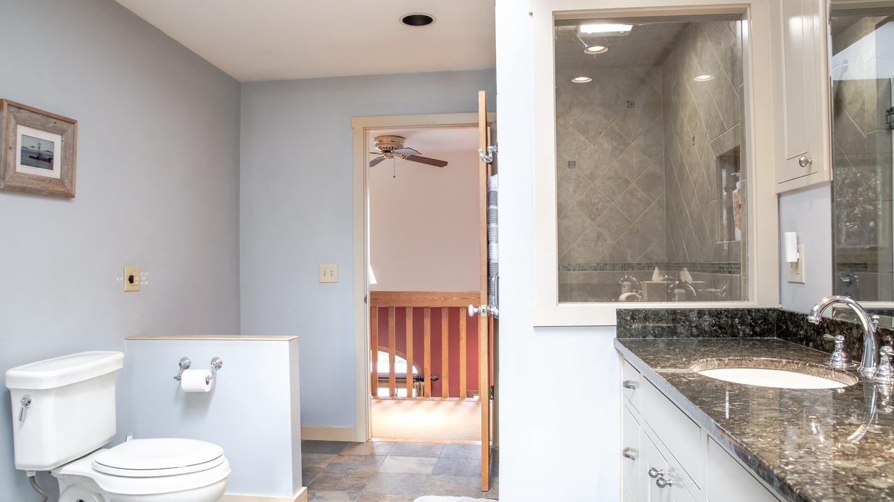 Photo of Bathroom in Warren