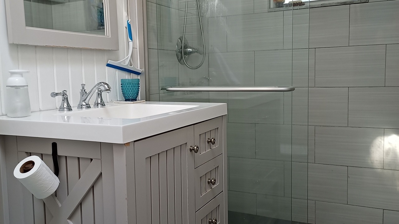 Photo of Bathroom in Ocean Bay Park