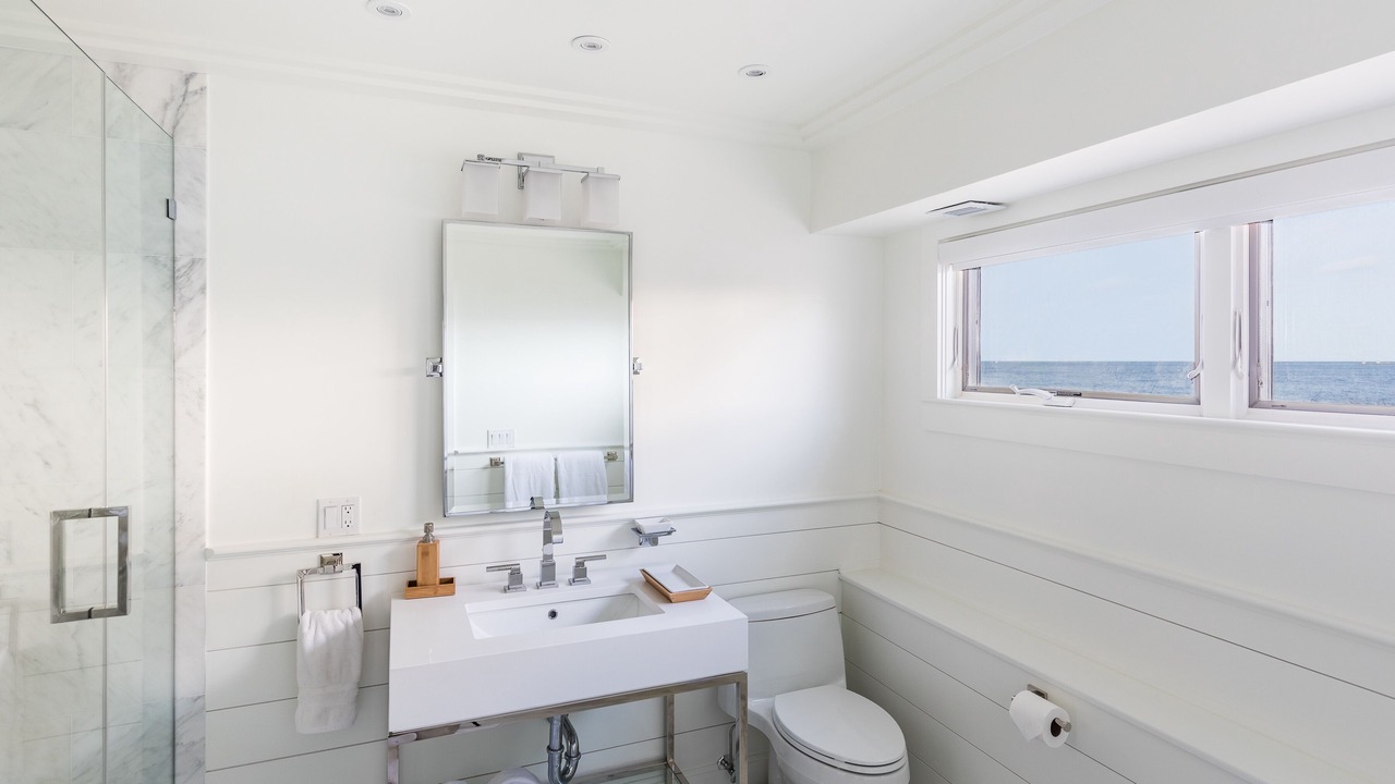 Photo of Bathroom in Culloden Shores