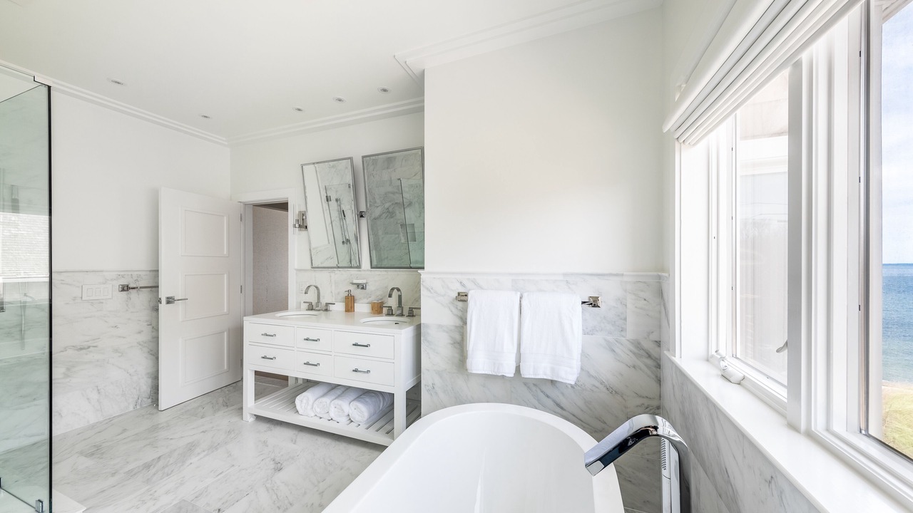 Photo of Bathroom in Culloden Shores