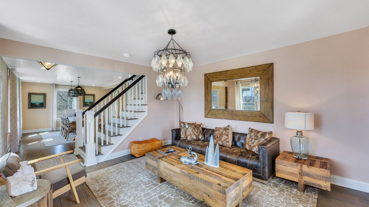 Photo of Livingroom in Jamesport
