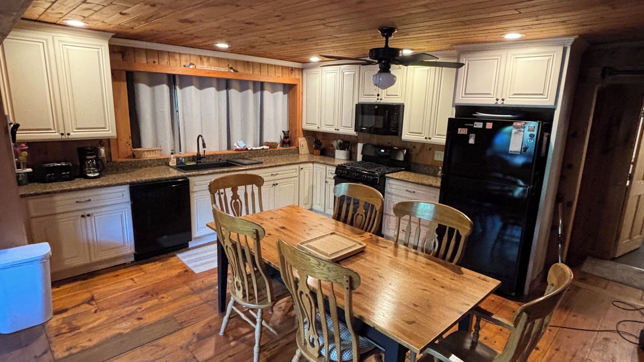 Photo of Kitchen in Lunenburg