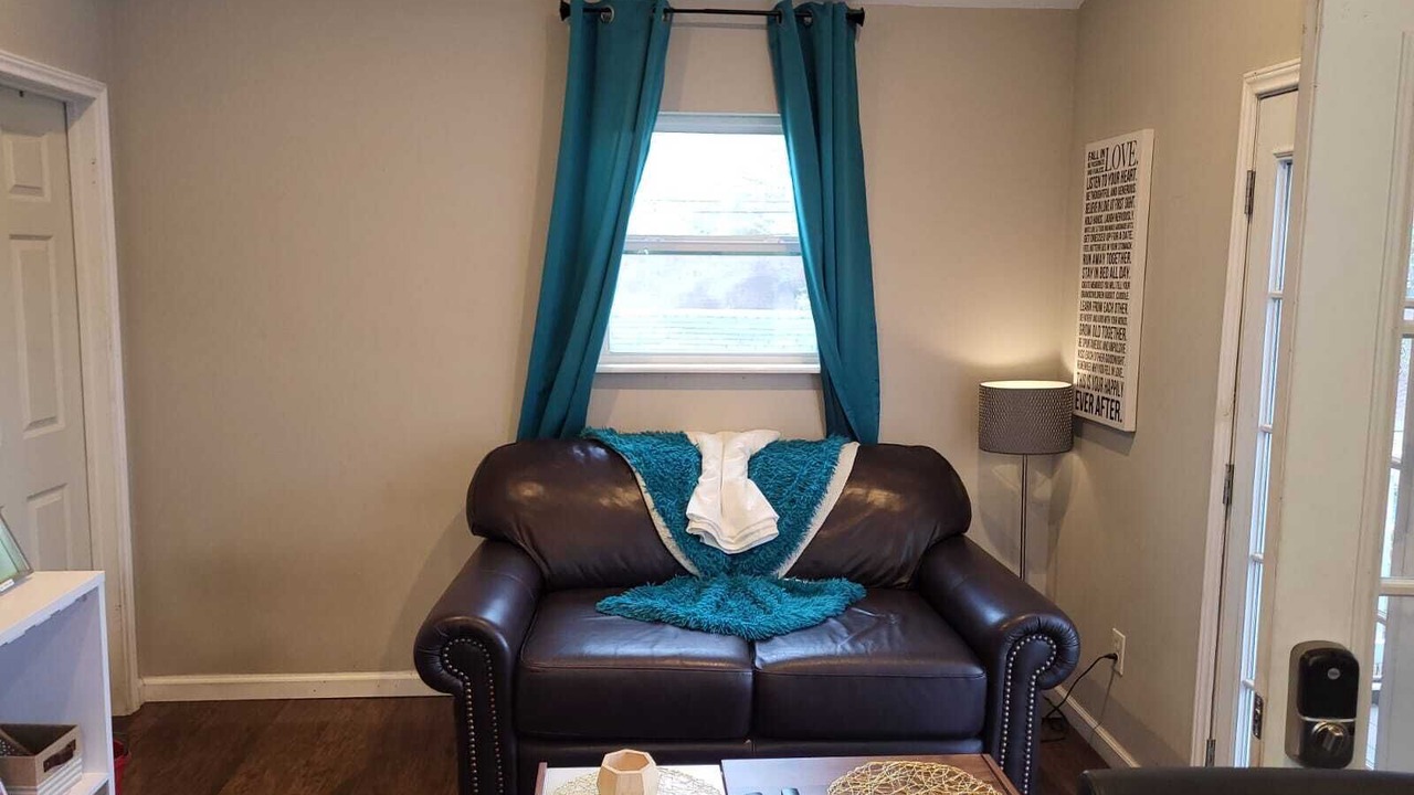 Photo of Livingroom in Greater Heights