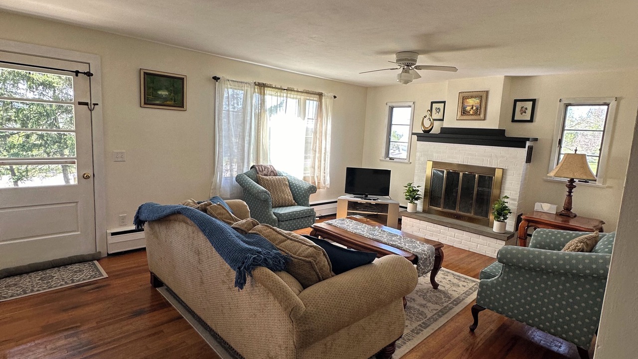 Photo of Livingroom in Burdett