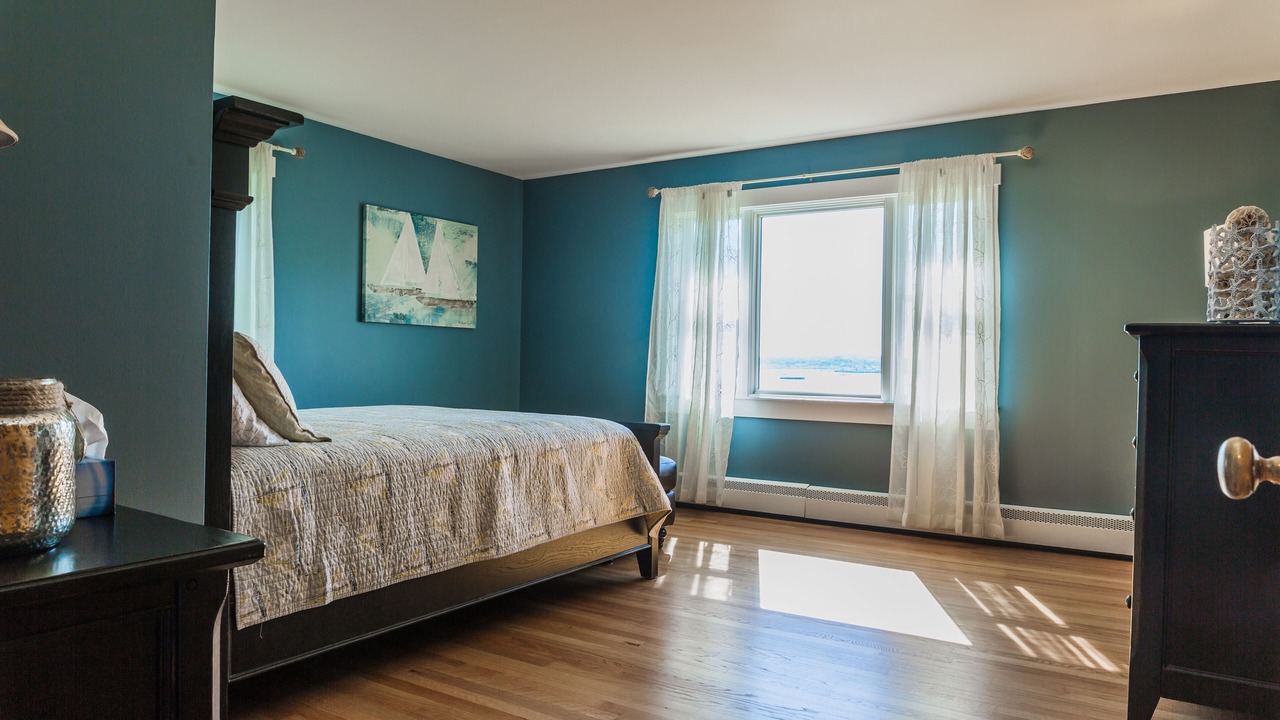 Photo of Bedroom in Glen Cove