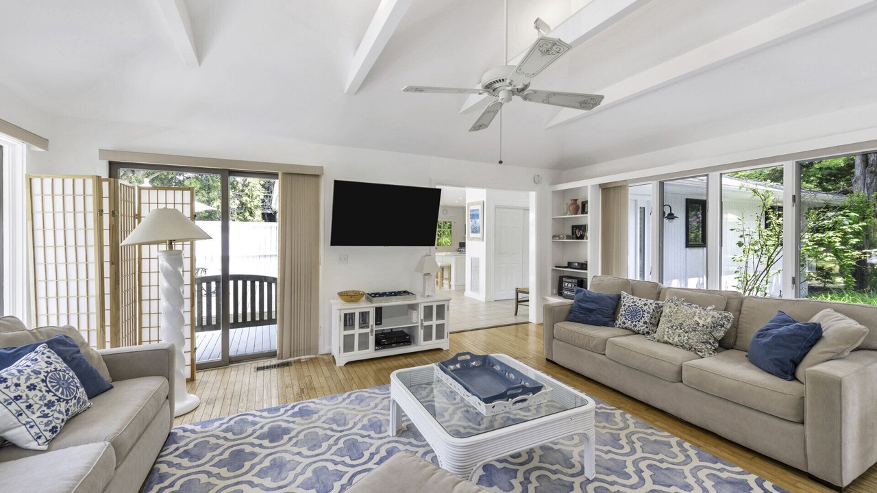 Photo of Livingroom in Shinnecock Hills