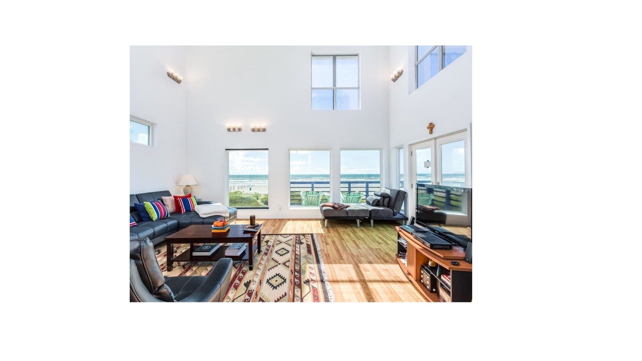 Photo of Livingroom in Terramar Beach