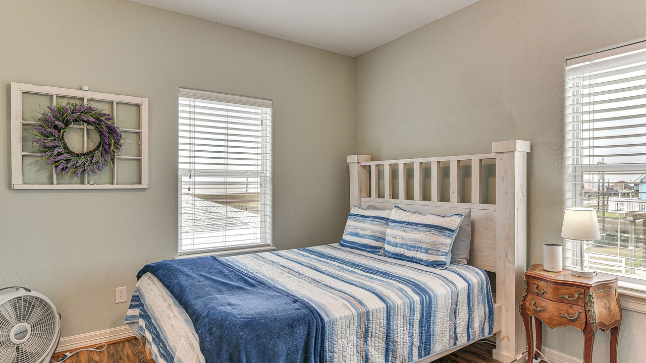 Photo of Bedroom in Surfside Beach