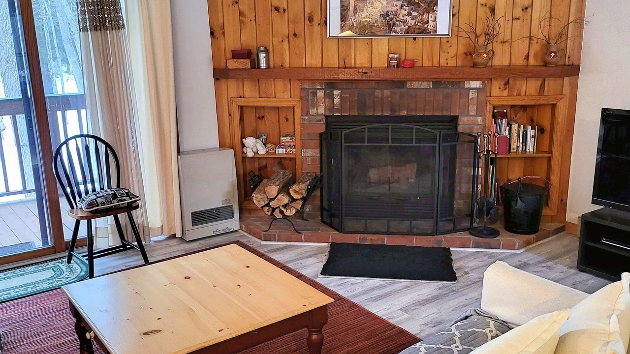 Photo of Livingroom in North Woodstock