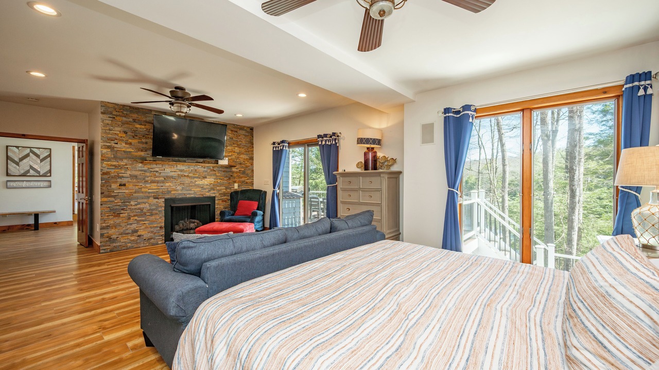 Photo of Bedroom in Oakland