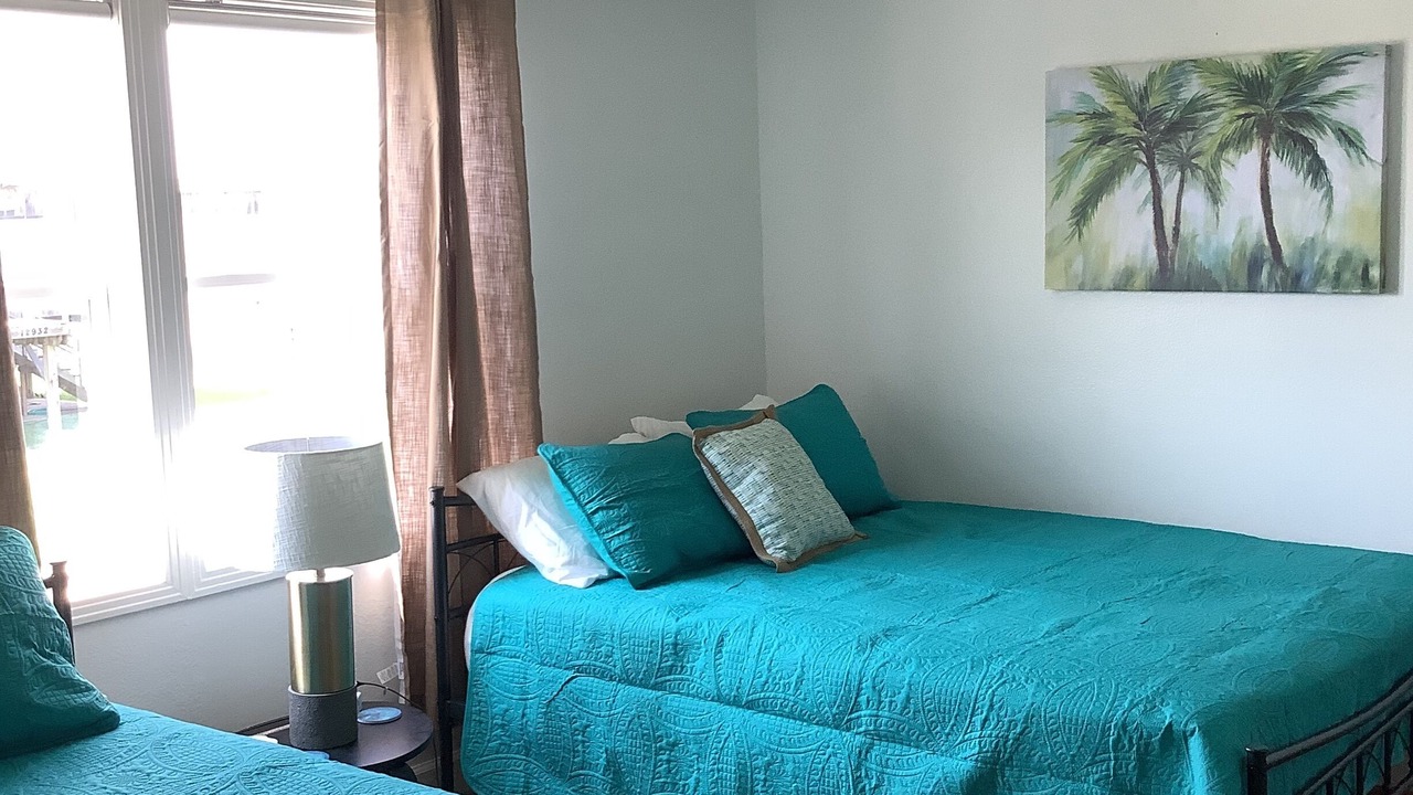 Photo of Bedroom in Bermuda Beach