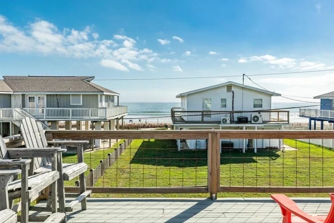 Photo of Patio Balcony in Bermuda Beach