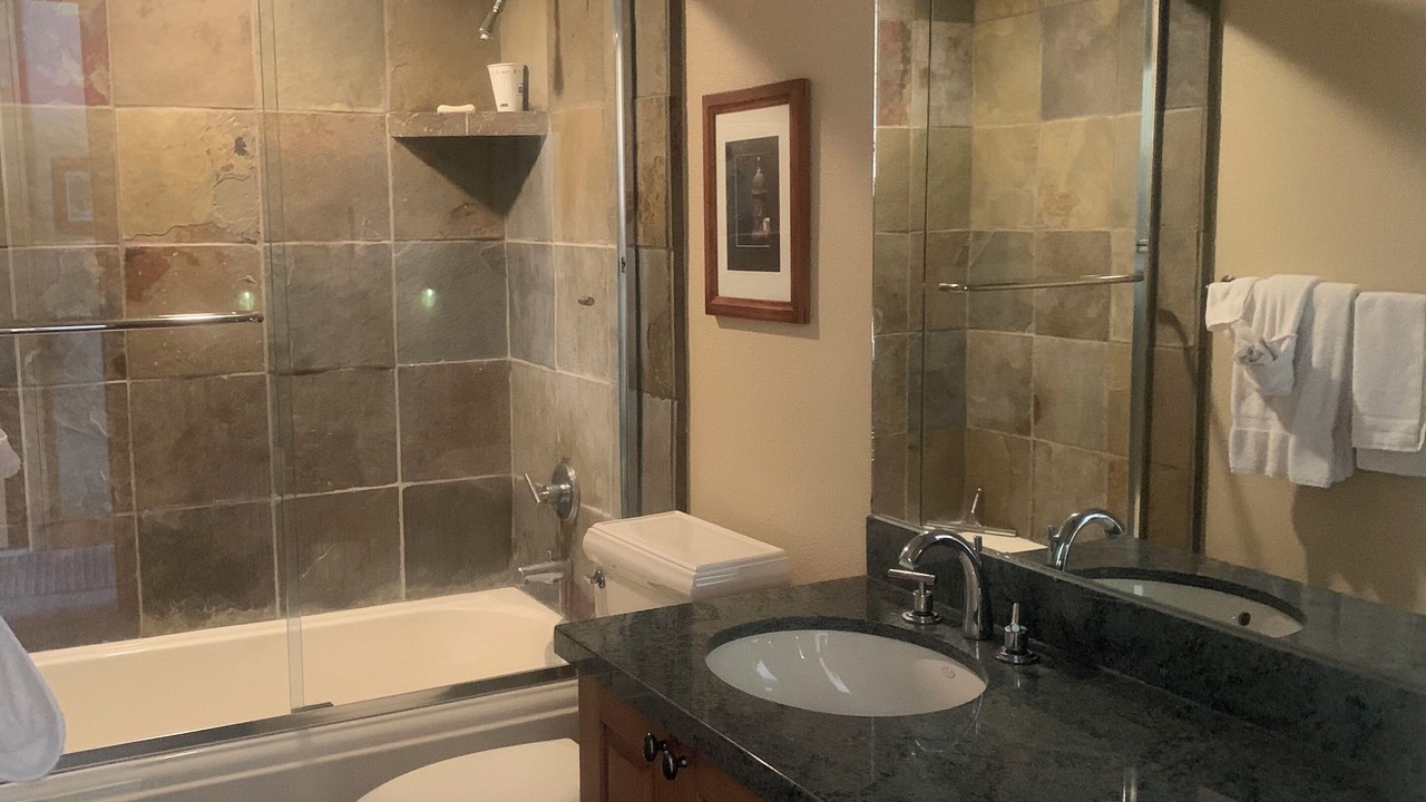 Photo of Bathroom in Park Meadows