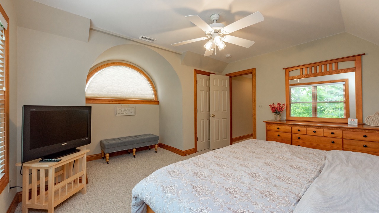 Photo of Bedroom in McHenry