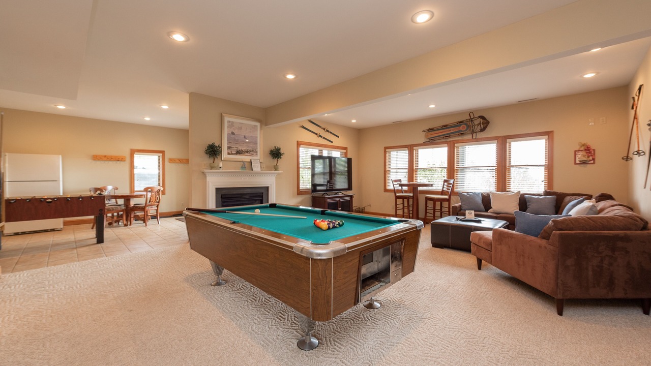 Photo of Livingroom in McHenry
