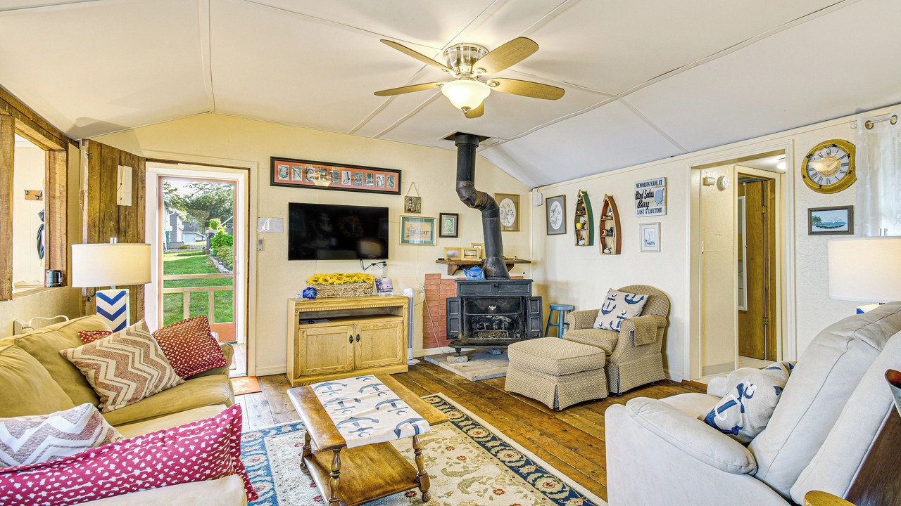 Photo of Livingroom in Red Creek